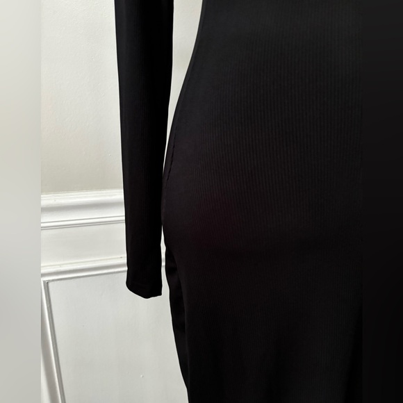 Women's Long Sleeve Crisscross Halter V-Neck Bodycon Split Midi Dress - Picture 5 of 11